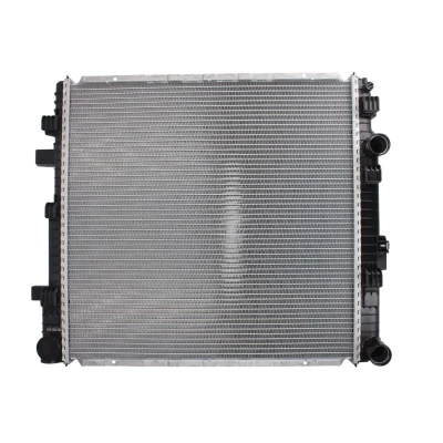 Kuva THERMOTEC D7ME014TT Jäähdytin 570 560 33 Jäähdytysrivat mekaan. kiinnitetyt