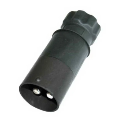 Kuva ERICH JAEGER 251226 Pistoke