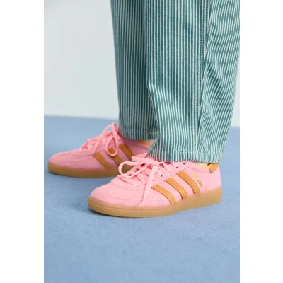 Kuva adidas Originals Handball Spezial Matalavartiset tennarit, Koko: 35.5, Glow pink/flash orange/gum Tekstiili/synteettinen materiaali