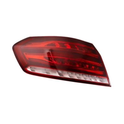 Kuva ULO 1116001 Takavalot Vasen Uloin osa Lampun kannalla MERCEDES BENZ: E sarja Sedan