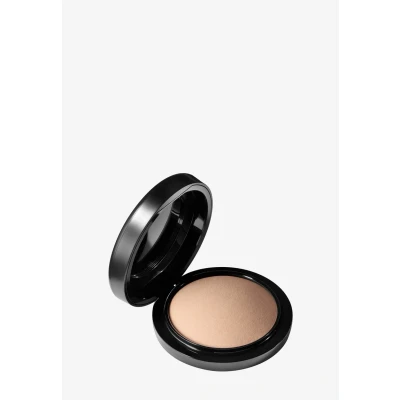 Kuva MAC Mineralize Skinfinish Natural 10 g