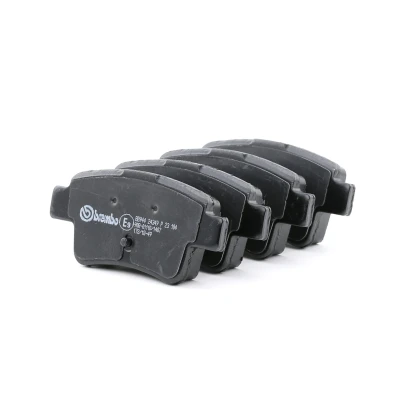 Kuva BREMBO P 23 104 Jarrupalat Ilman kulumisenilmaisinta Jarrusatulan ruuveilla Tarvikkeilla FIAT: Grande Punto Hatchback, Evo Hatchback