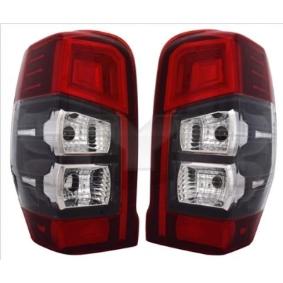 Kuva TYC 11 15098 06 2 Takavalot Vasen LED Lampun kannalla