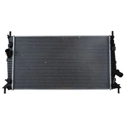 Kuva NRF 55327 Jäähdytin Alumiini 672 376 24 asennusosilla Jäähdytysrivat juotetut VOLVO: C30, V50, FORD: Focus 2 Limousine