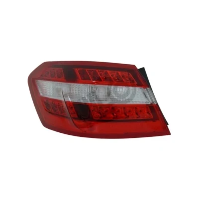 Kuva ULO 1059001 Takavalot Vasen Uloin osa Lampun kannalla MERCEDES BENZ: E sarja Sedan