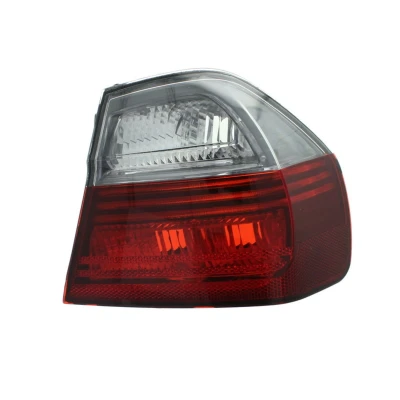 Kuva TYC 11 0907 21 2 Takavalot Oikea Uloin osa Savunharmaa Ilman lampun kantaa BMW: 3 Sedan