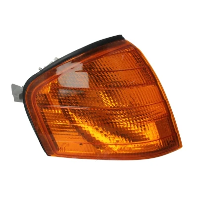 Kuva TYC 18 3357 05 2 Vilkku Oranssi Eteen, oikea Lampun kannalla MERCEDES BENZ: C sarja T modell, Sedan