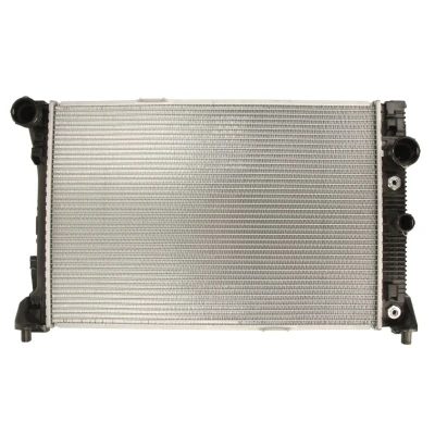 Kuva NISSENS 67161 Jäähdytin Alumiini 642 439 16 Jäähdytysrivat juotetut MERCEDES BENZ: E sarja Sedan, GLK, C T modell