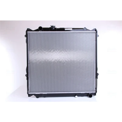 Kuva NISSENS 64636A Jäähdytin Alumiini 575 639 26 Jäähdytysrivat juotetut TOYOTA: Land Cruiser Prado 90