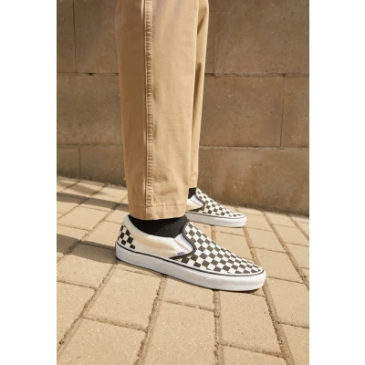 Kuva Vans Classic Slipon Louferit/pistokkaat, Koko: 42, Black/white Tekstiili