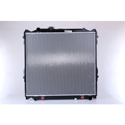 Kuva NISSENS 64637A Jäähdytin Alumiini 575 638 32 Jäähdytysrivat juotetut TOYOTA: Land Cruiser Prado 90