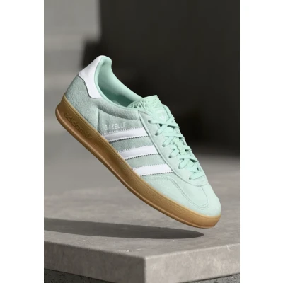 Kuva adidas Originals Gazelle Indoor Matalavartiset tennarit, Koko: 35.5, Ash green/white/gum Mokkanahka