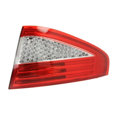Kuva TYC 11 11691 2 Takavalot Oikea Uloin osa Ilman lampun kantaa FORD: MONDEO 4