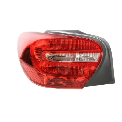 Kuva ULO 1111101 Takavalot Vasen Lampun kannalla MERCEDES BENZ: A sarja