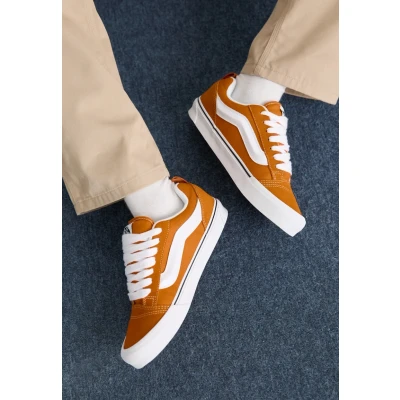 Kuva Vans KNU Skool Unisex Matalavartiset tennarit, Koko: 36, Marmalade Mokkanahka