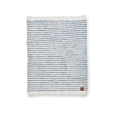 Kuva Elodie Furry Knit Viltti, Berry Blue