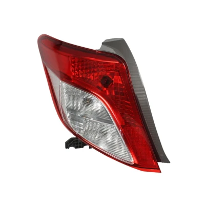Kuva TYC 11 12228 05 2 Takavalot Vasen Lampun kannalla TOYOTA: Yaris III Hatchback